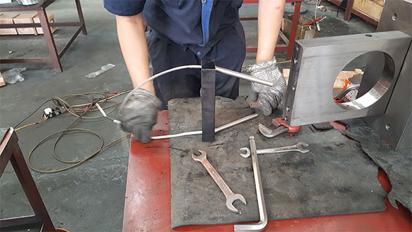 quick screen changer in extruder