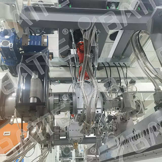 hydraulic screen changer in extruder