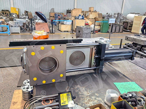 screen changer in extruder