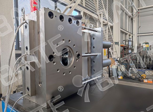 continuous screen changer in extruder