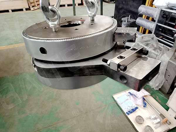 manual screen changer in extruder