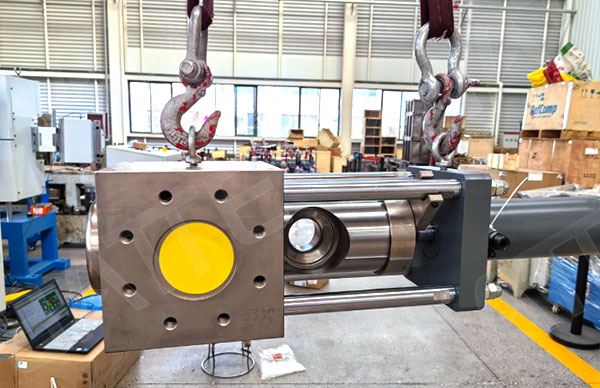 single column extrusion screen changer