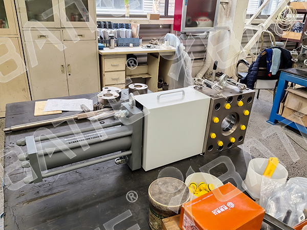 single post extrusion screen changer
