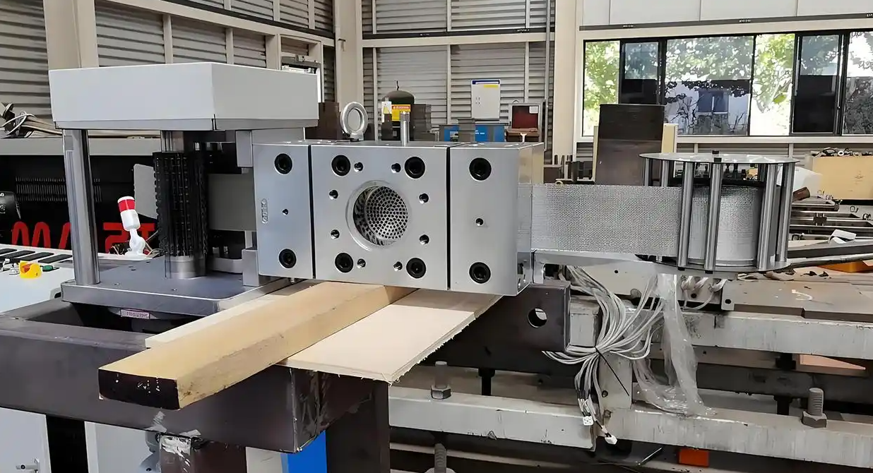 continuous screen changer in extruder